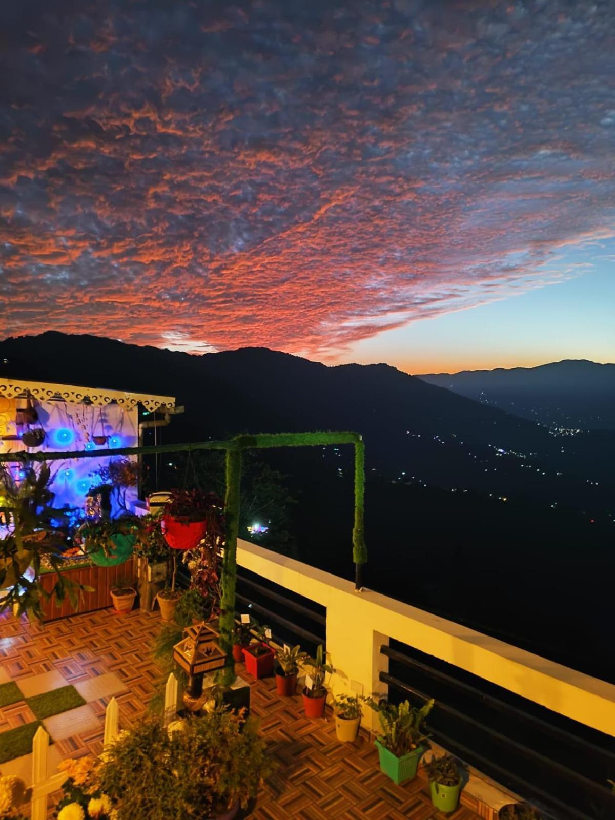 The Sunset Nest Offbeat Homestay Darjeeling  Exterior foto